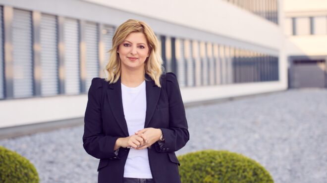 νικολέττα-κολομπούρδα-eπενδύουμε-συν-563527417