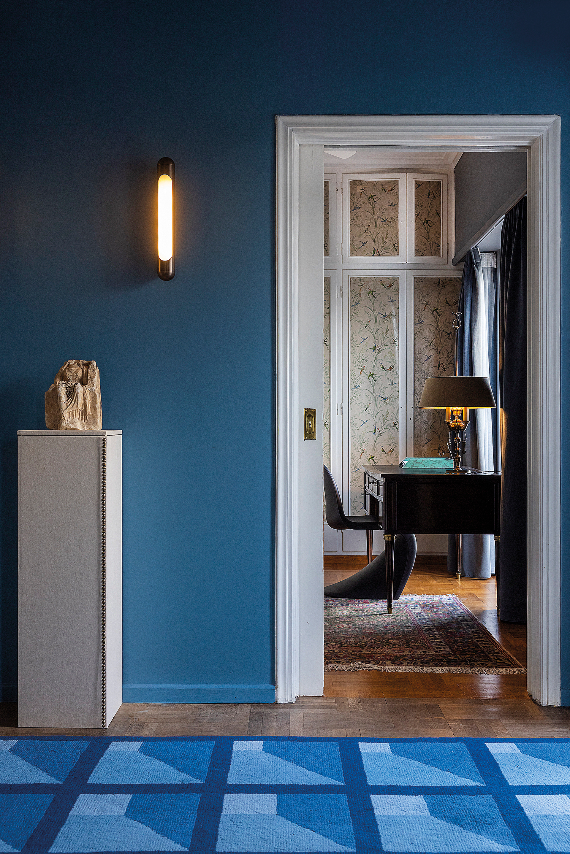 Ενα μπλε ρετιρέ με αέρα παλιάς Αθήνας στο Μουσείο-3