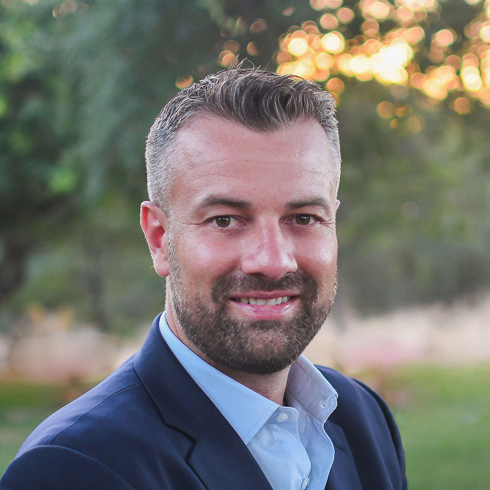 Στην ανεργία παρά τα πολλά πτυχία-3