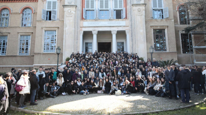 η-σπίθα-της-ποίησης-άναψε-στην-κωνσταν-563532343