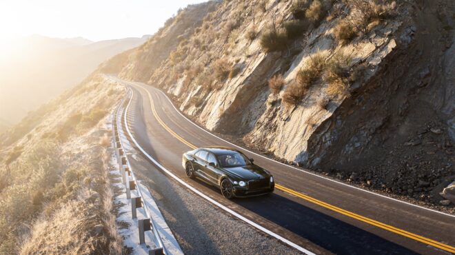 σύννεφα-στη-βιομηχανία-πολυτελών-α-563523820