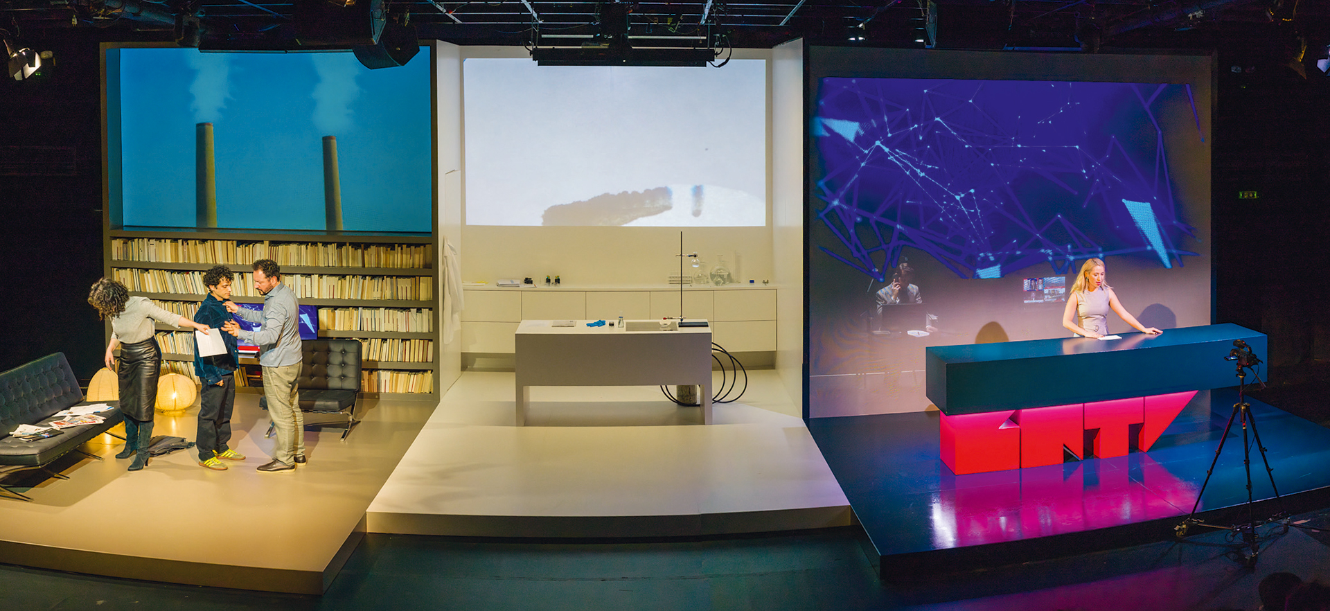 Εύη Σαουλίδου: Αν υπερασπίζεσαι τις αξίες σου, είσαι «εχθρός του λαού»-1