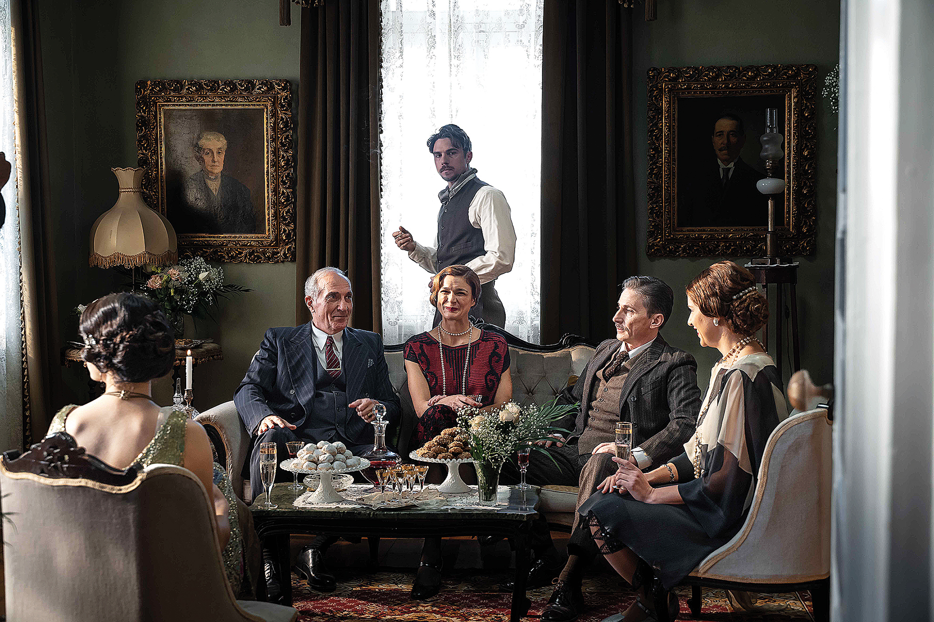 Στα γυρίσματα της ακριβότερης σειράς στην ιστορία της ελληνικής τηλεόρασης-6