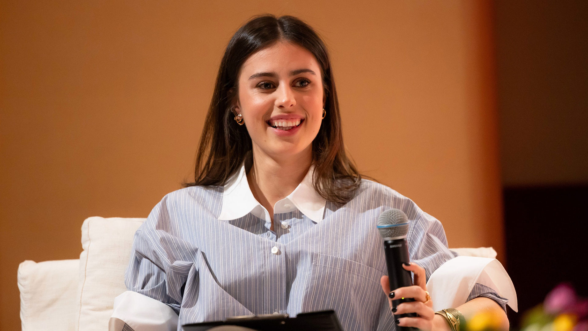 «Ρωτάω για να καταλάβω τον κόσμο», παιδικό βιβλίο-πυξίδα για μια περίπλοκη εποχή-2