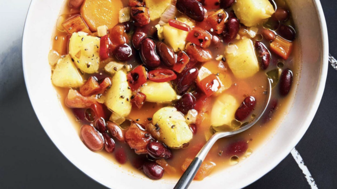 φασολάδα-μεξικάνικη-με-κόκκινα-φασόλ-563540635