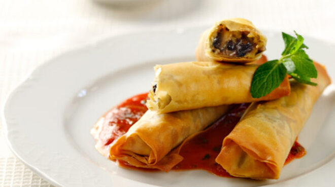 φλογέρες-με-μανιτάρια-και-σάλτσα-ντομ-563498842