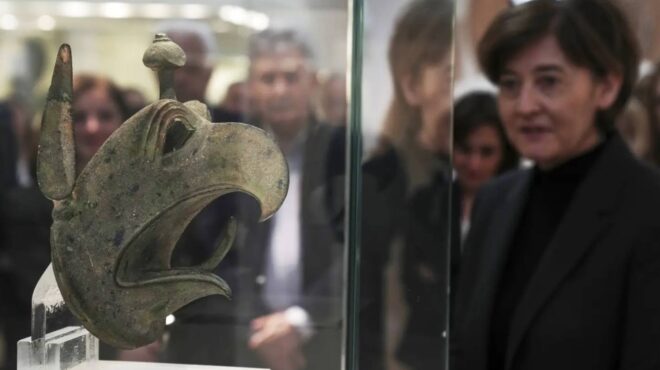 το-κλεμμένο-κεφάλι-του-γρύπα-και-η-μεγά-563529025