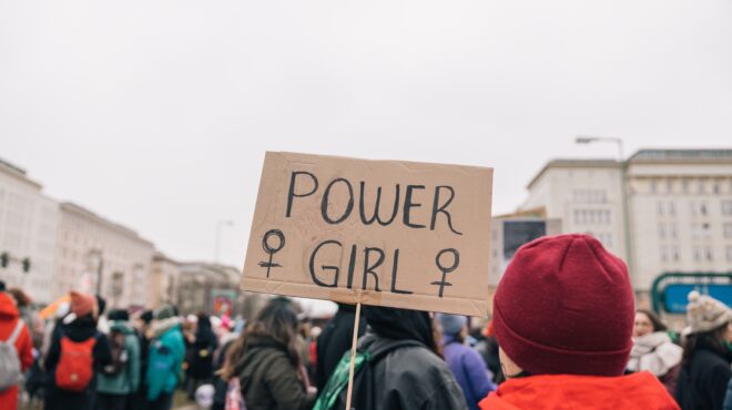 οηε-τα-δικαιώματα-των-γυναικών-υποχώρ-563501026