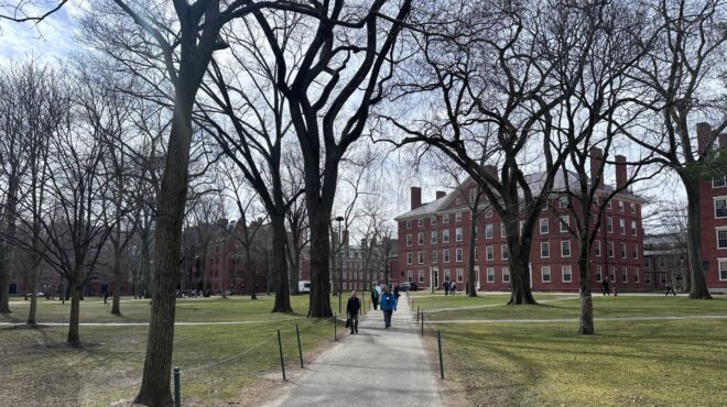 ηπα-η-πολιορκία-βρήκε-τα-campus-με-τις-θύρες-563541388