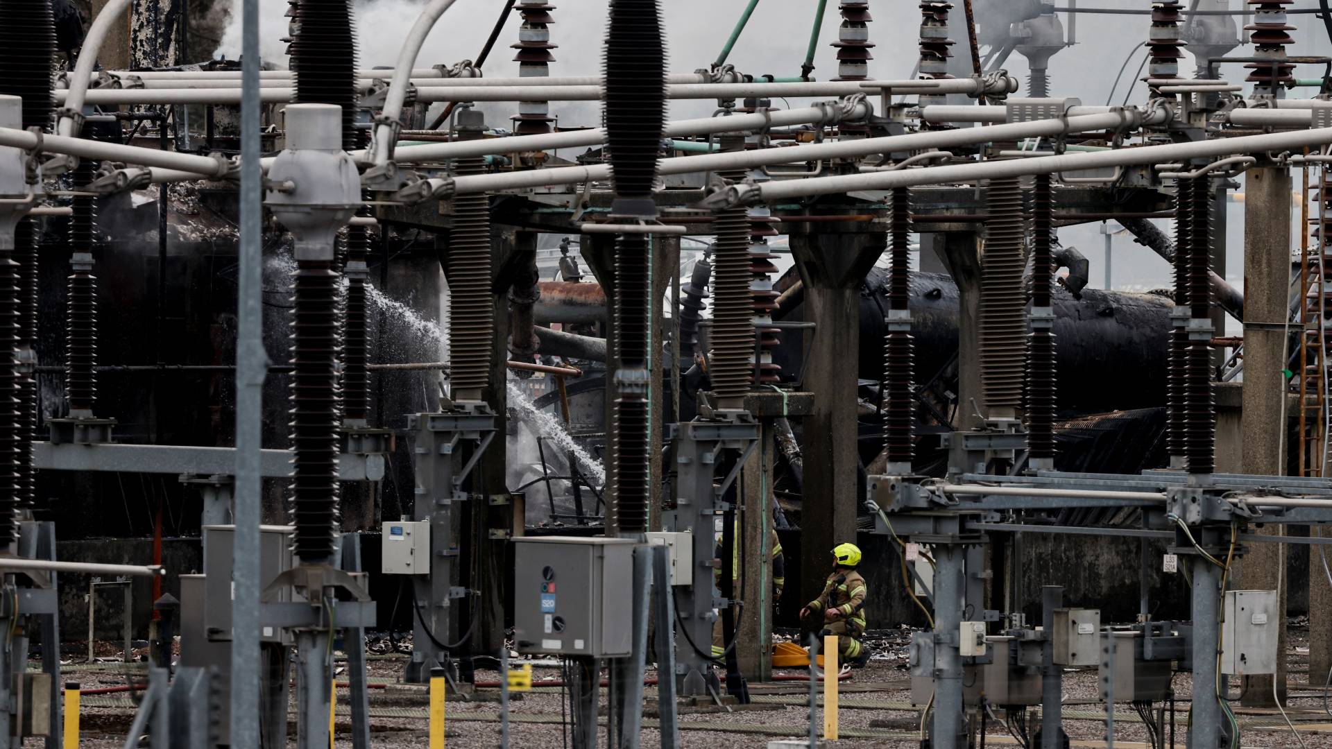 Βρετανία: «Ερημο» το αεροδρόμιο Χίθροου – Ερευνες για τα αίτια της πυρκαγιάς-4