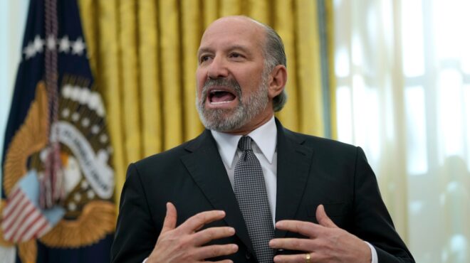 ηπα-αναστέλλονται-οι-δασμοί-για-το-μεξ-563501920