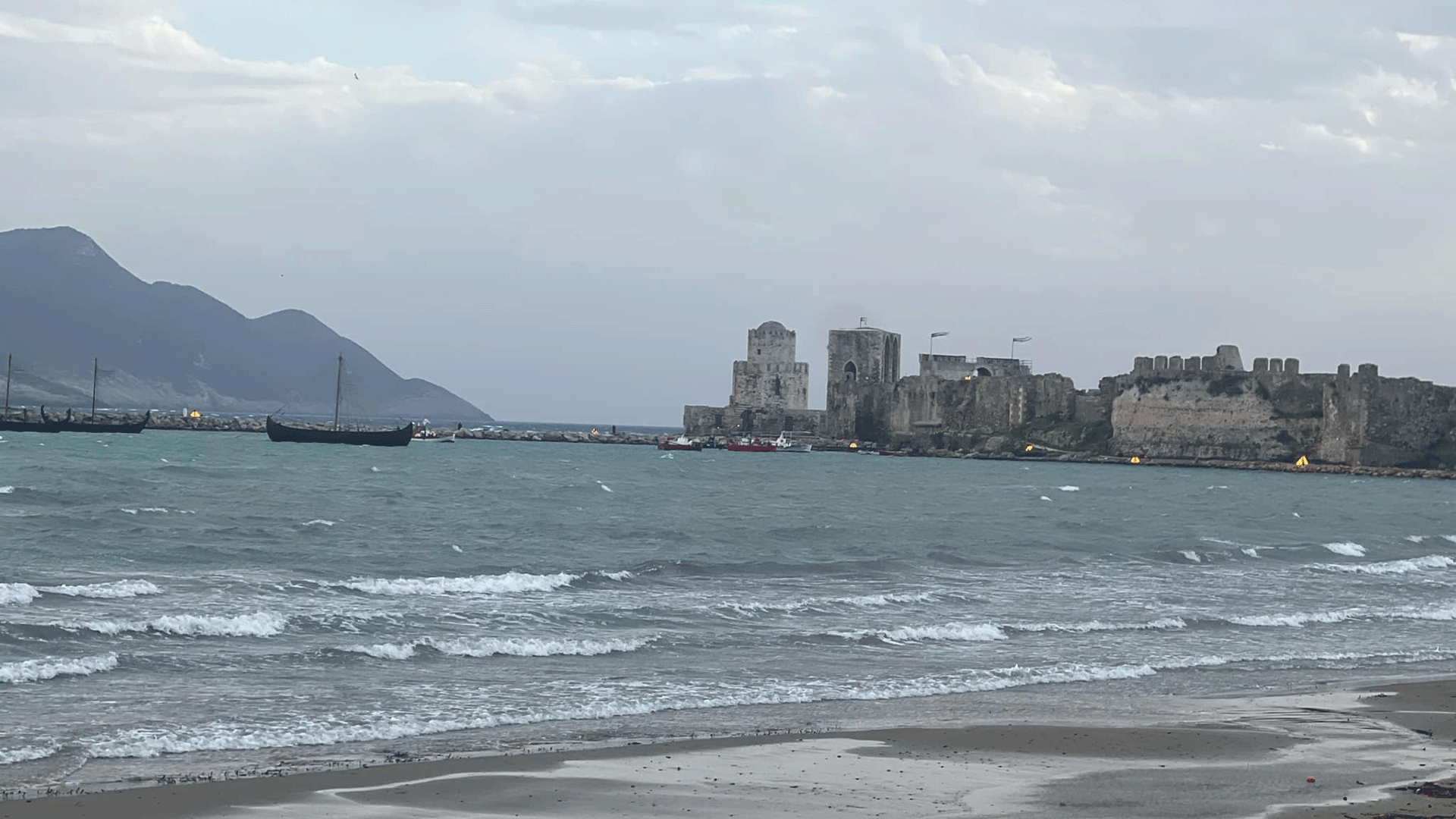 «Είχαμε μπροστά μας τον Κρίστοφερ Νόλαν και τον Τομ Χόλαντ»-3