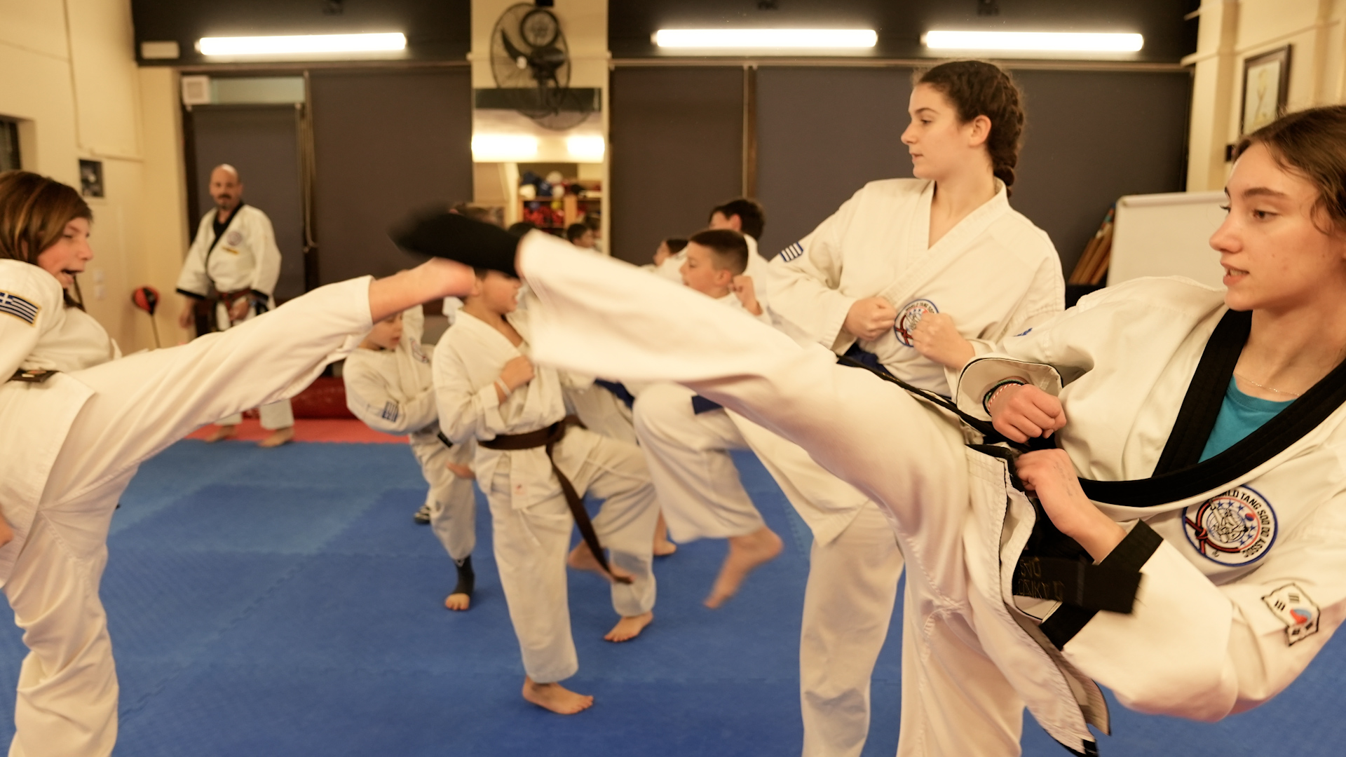 «Στο καράτε δεν παίζουμε ξύλο, όπως στην τηλεόραση»-11