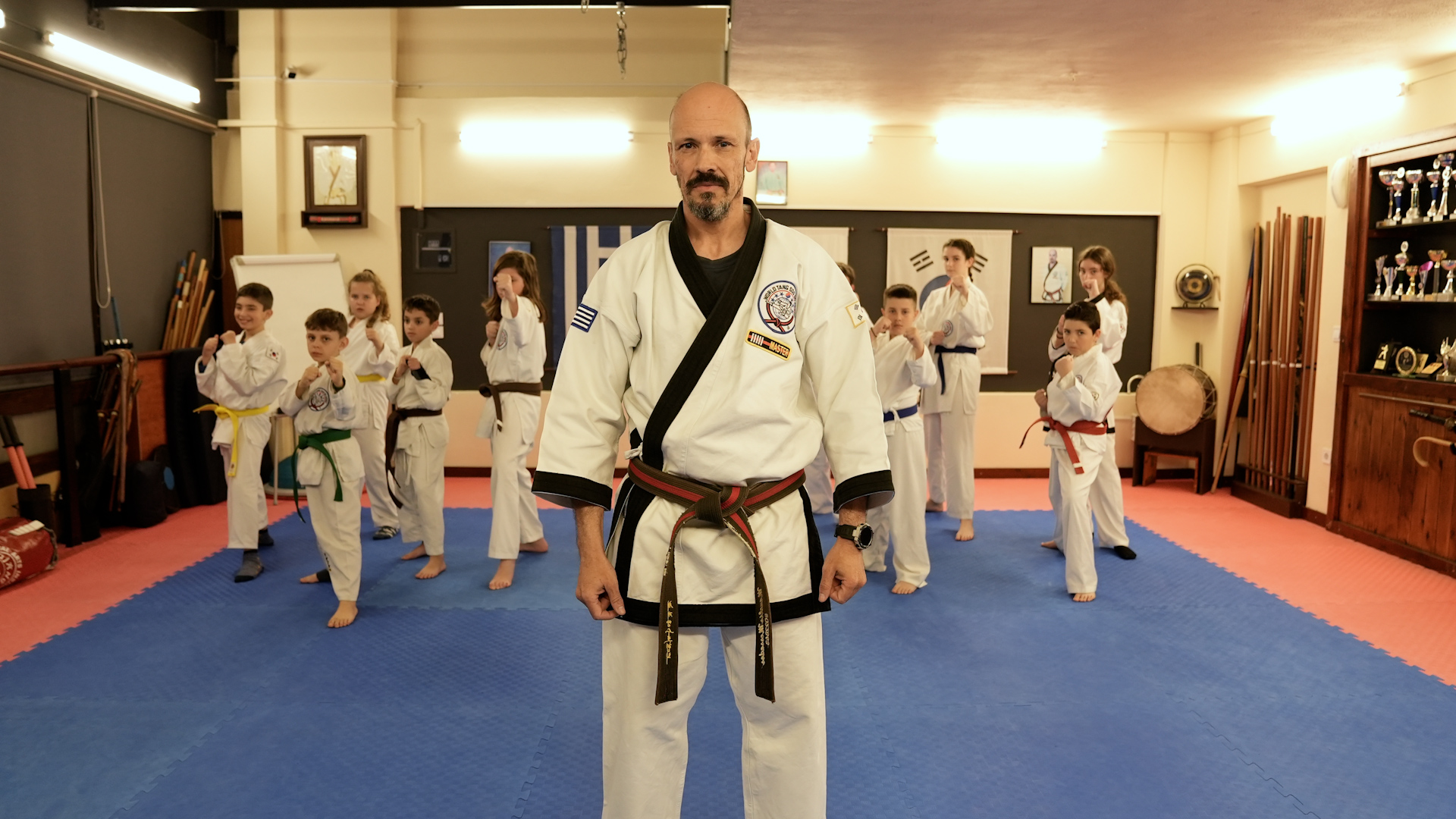 «Στο καράτε δεν παίζουμε ξύλο, όπως στην τηλεόραση»-8