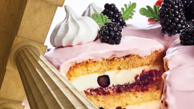 layer-cake-με-βανίλια-και-μούρα-563503060