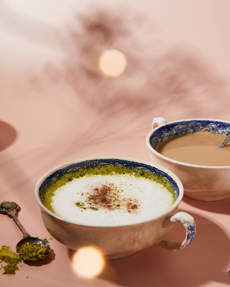 matcha-latte-με-σιρόπι-σφενδάμου-και-μοσχοκάρυδ-563519905