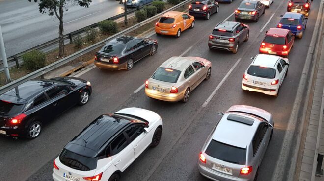 στο-κόκκινο-η-κίνηση-καραμπόλα-στ-563512261