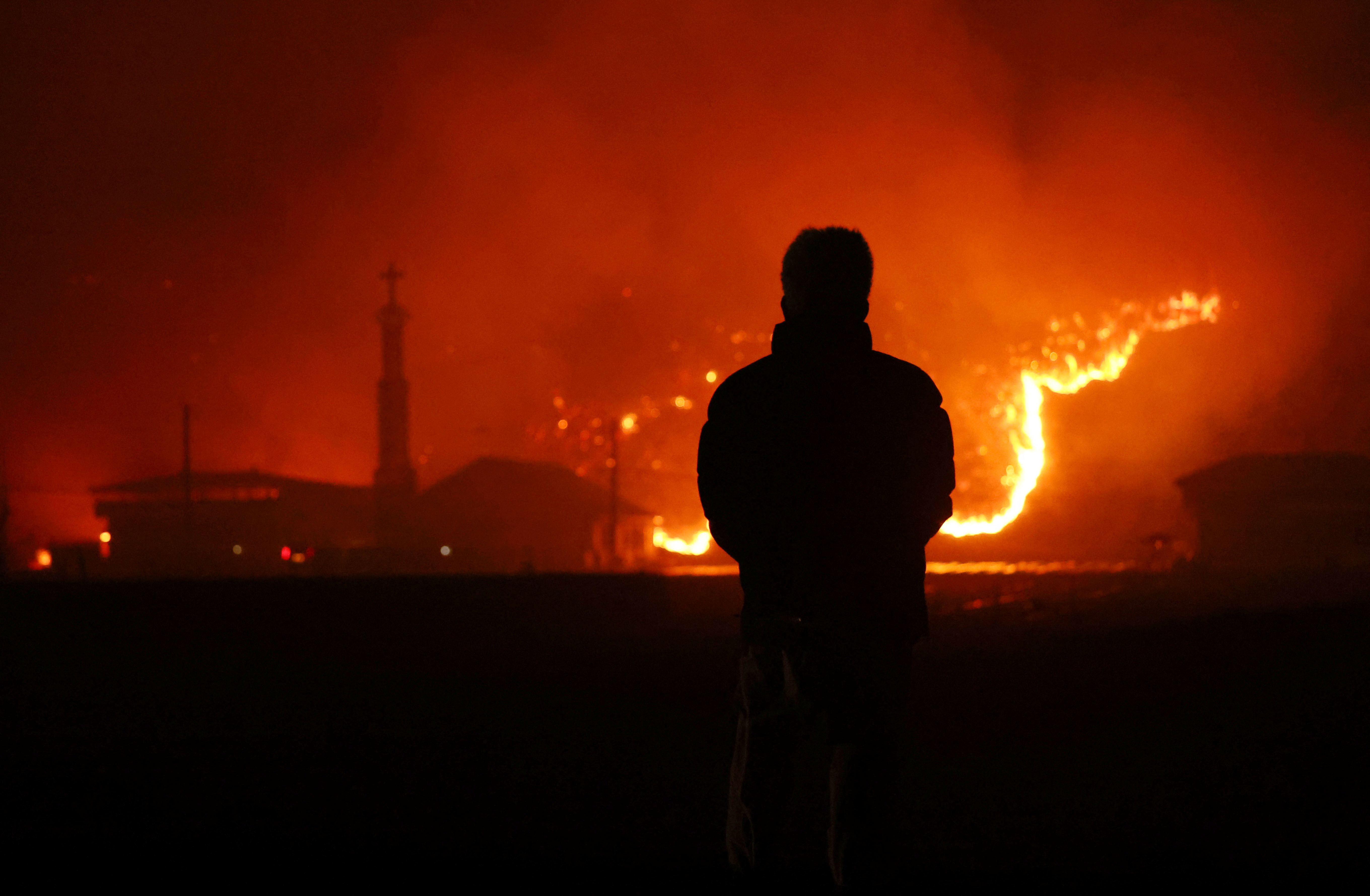 Νότια Κορέα: Τραγωδία με συντριβή ελικοπτέρου – Στους 18 οι νεκροί από τις φωτιές-2