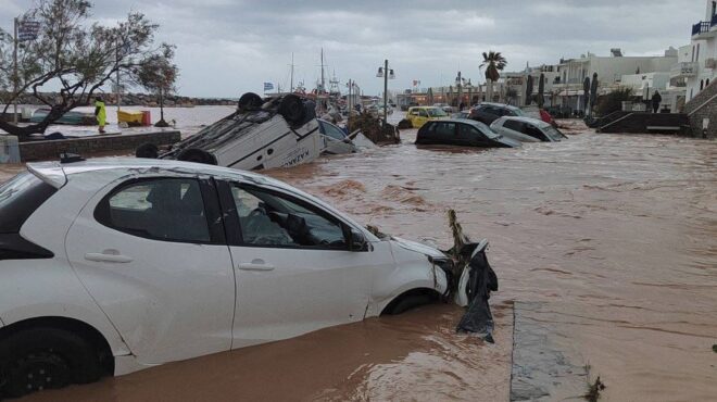 η-κακοκαιρία-σαρώνει-τις-κυκλάδες-πλη-563541124