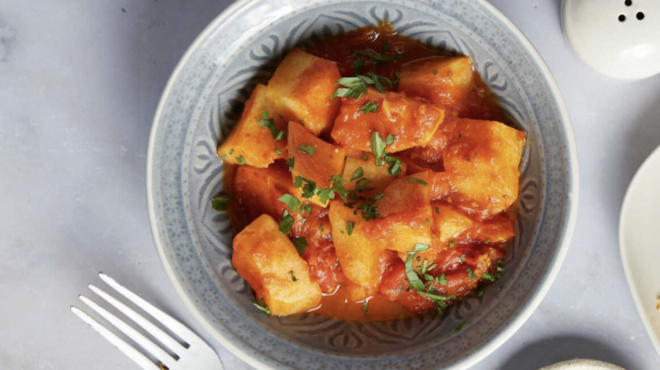 πατάτες-γιαχνί-με-κάρι-και-κόλιανδρο-563532592