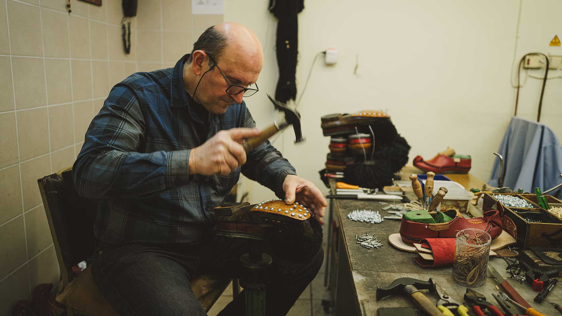 Ευζωνική στολή: Η παράδοση ραμμένη στο χέρι-2