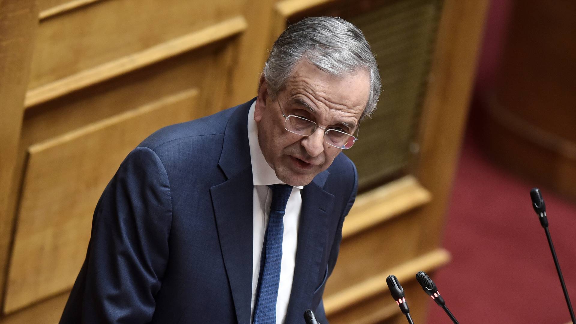 Πρόταση δυσπιστίας: Σκληρή αντιπαράθεση, φίλια πυρά και μία διαγραφή-7