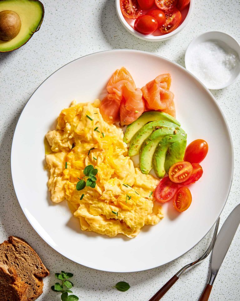 scrambled-eggs-563525806
