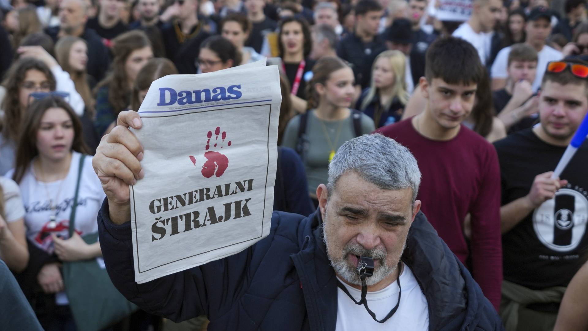 Σερβία: Πορεία στο Βελιγράδι κατά Βούτσιτς, στη μνήμη των νεκρών του Νόβι Σαντ-1