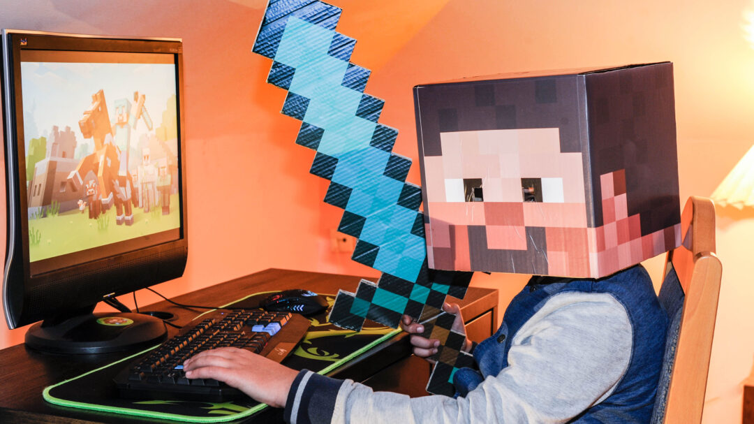 γιατί-τα-παιδιά-είναι-τόσο-κολλημένα-563541166