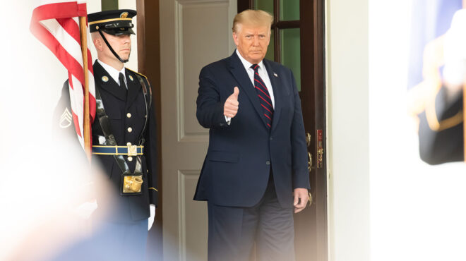 ο-λευκός-οίκος-εξετάζει-χαλάρωση-των-κ-563496946