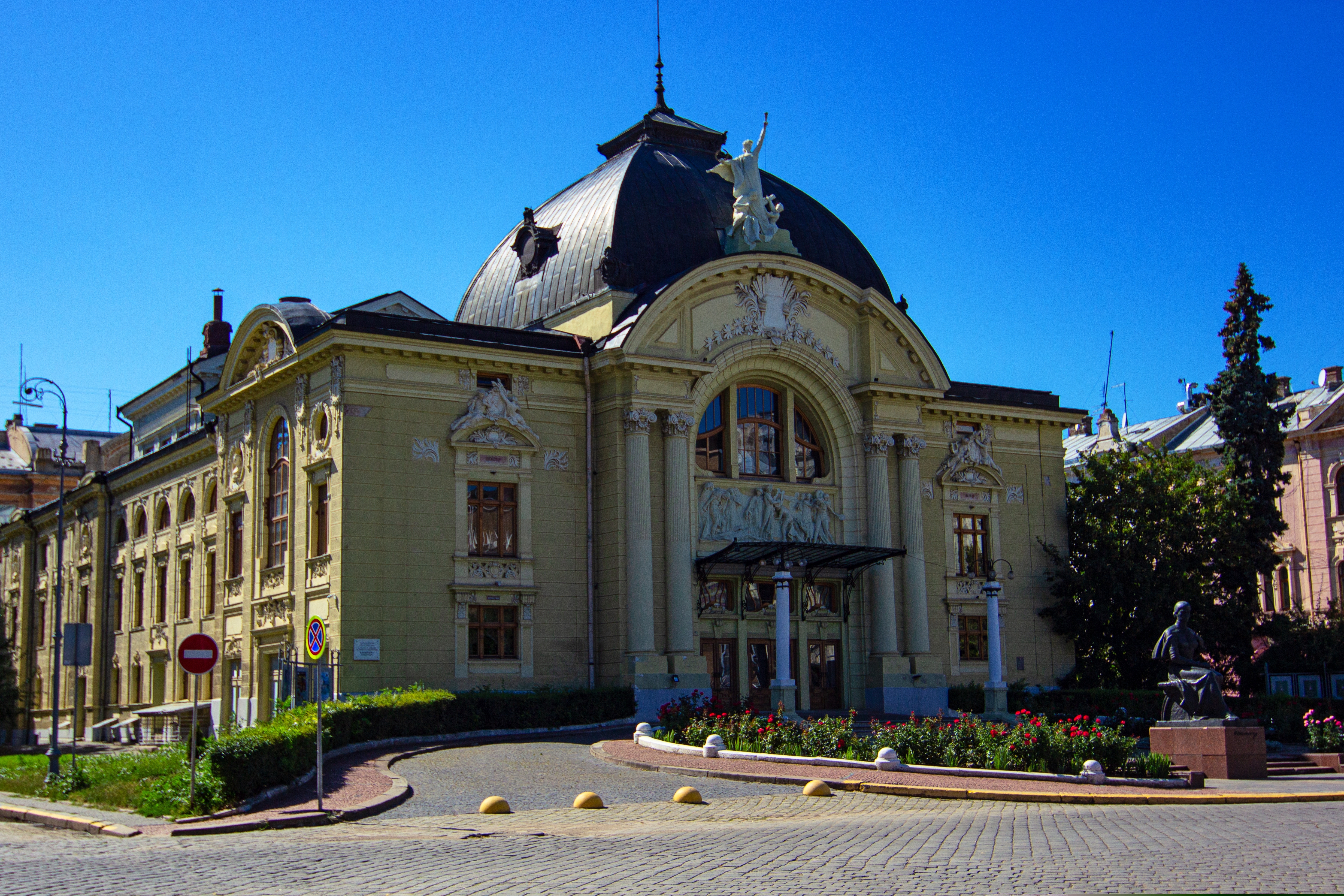 Ουκρανία: Το θέατρο στα χρόνια του πολέμου-3