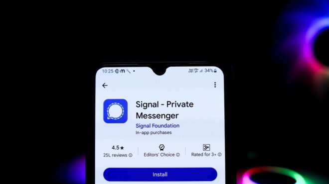 ηπα-to-signalgate-εκτόξευσε-τους-χρήστες-της-πλ-563541067
