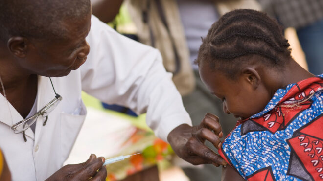 nyt-οι-ηπα-κόβουν-τα-παιδικά-εμβόλια-σε-563532949