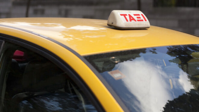 στε-νόμιμο-το-σήμα-στα-ταξί-για-τις-πλη-563524525