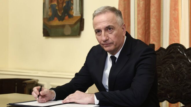 ο-σταύρος-καλαφάτης-ορκίστηκε-υφυπου-563526694