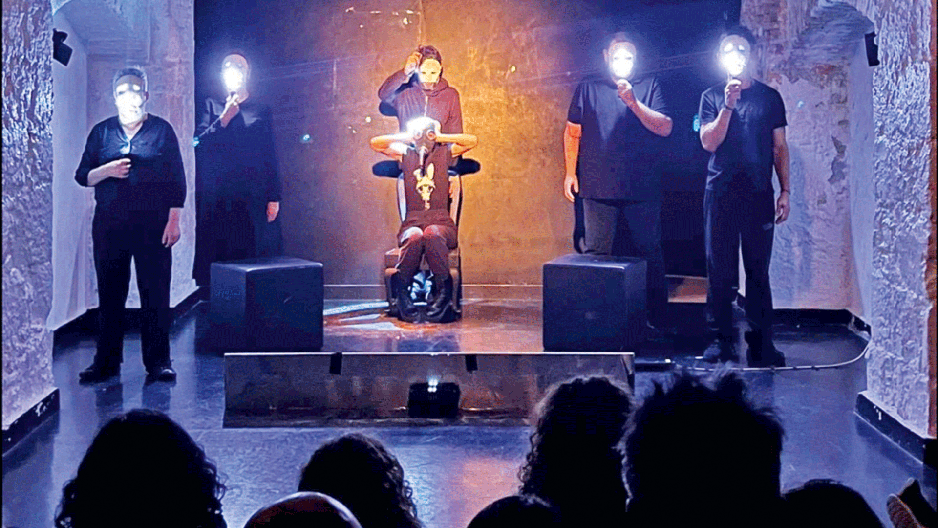 καταχειροκροτώντας-ερασιτέχνες-563503453