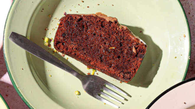 το-απόλυτα-σοκολατένιο-vegan-κέικ-με-τριπλ-563528596