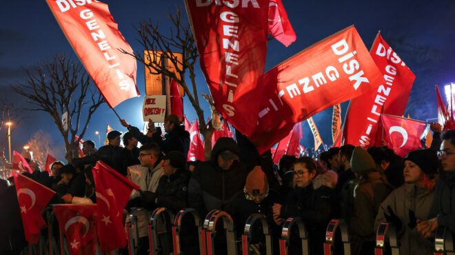 τουρκία-εντονες-πολιτικές-αναταράξε-563522875