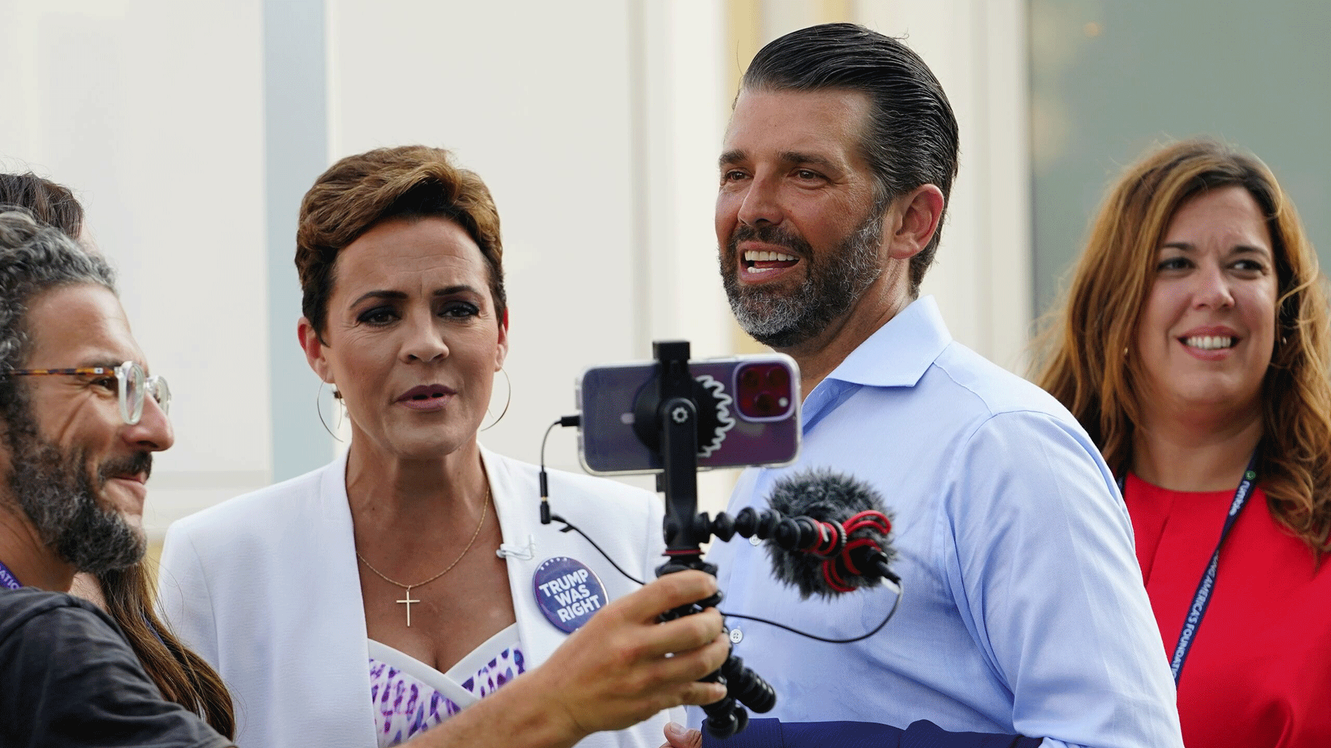 θεωρείο-στην-αθήνα-ο-τραμπ-junior-563539099