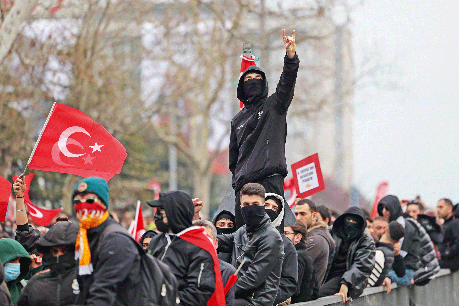 Πόσο θα αντέξουν οι εικοσάρηδες;-1