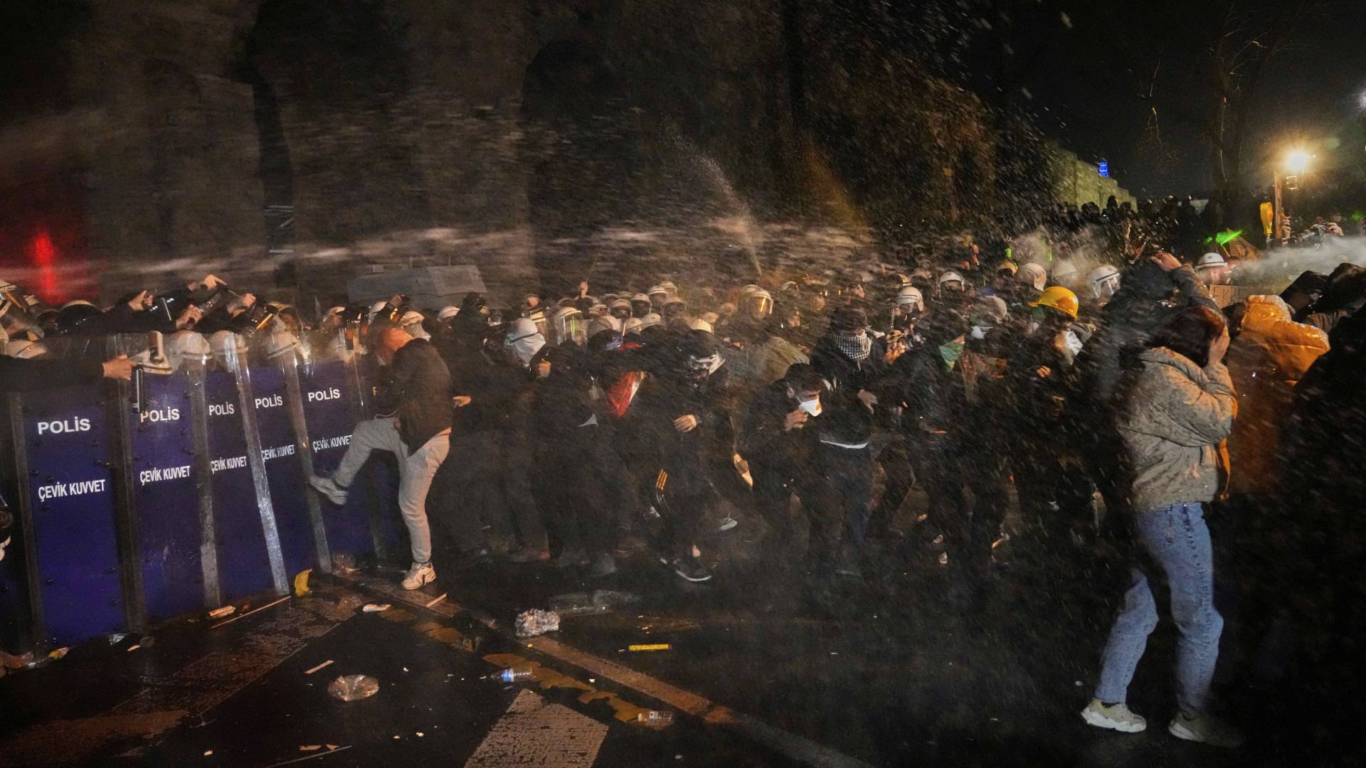 Τουρκία: Ενώπιον δικαστηρίου σήμερα ο Ιμάμογλου – Νέο κύμα διαδηλώσεων-1