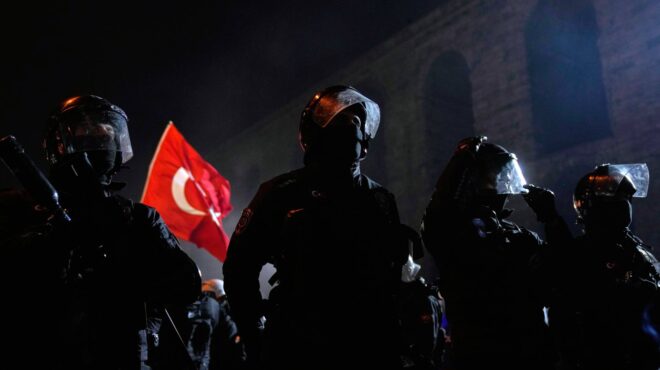 σουηδός-δημοσιογράφος-συνελήφθη-μόλ-563536642