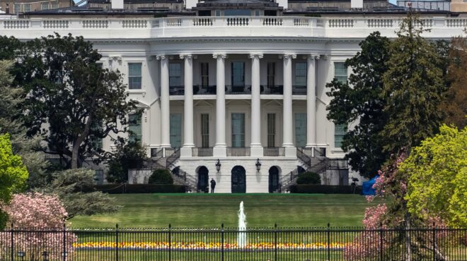 σύμβουλος-λευκού-οίκου-για-τραμπ-δεν-563496781