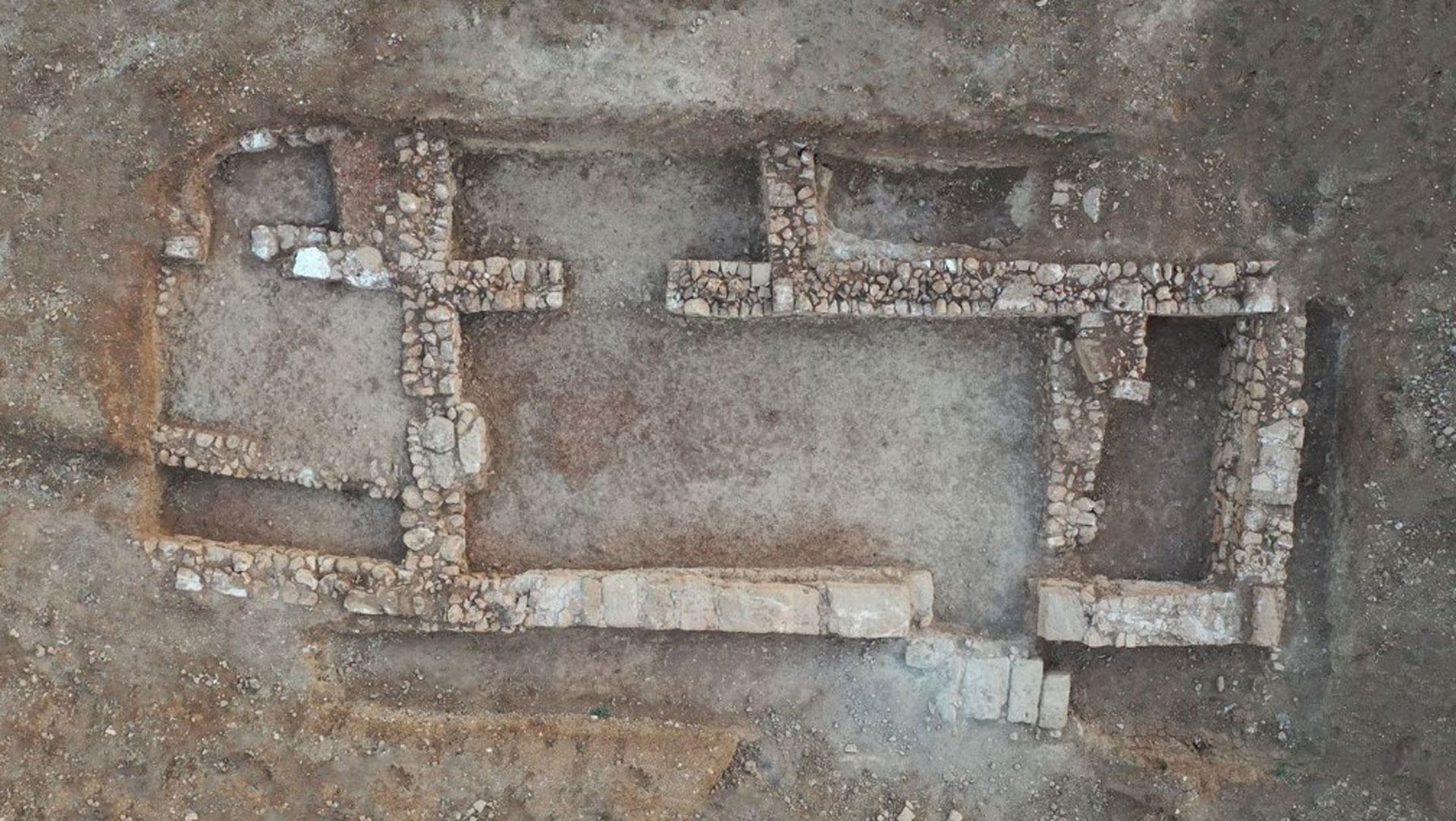 Κορινθία: Μνημειώδες ταφικό κτίσμα ανακαλύφθηκε στο Χιλιομόδι-1