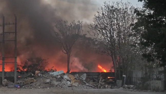 φωτιά-σε-υπαίθριο-χώρο-στον-βοτανικό-563576968