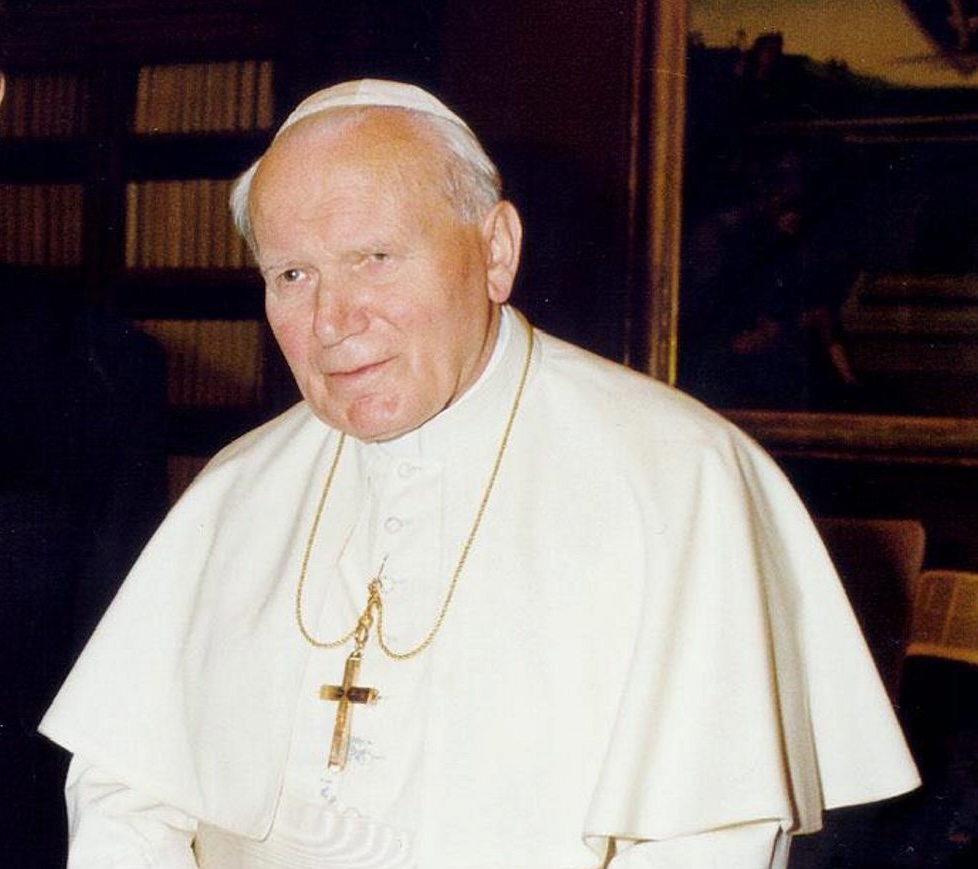 Εντός και Εκτός: Από τους πάπες-πολεμιστές στους πάπες της εποχής της AI-1