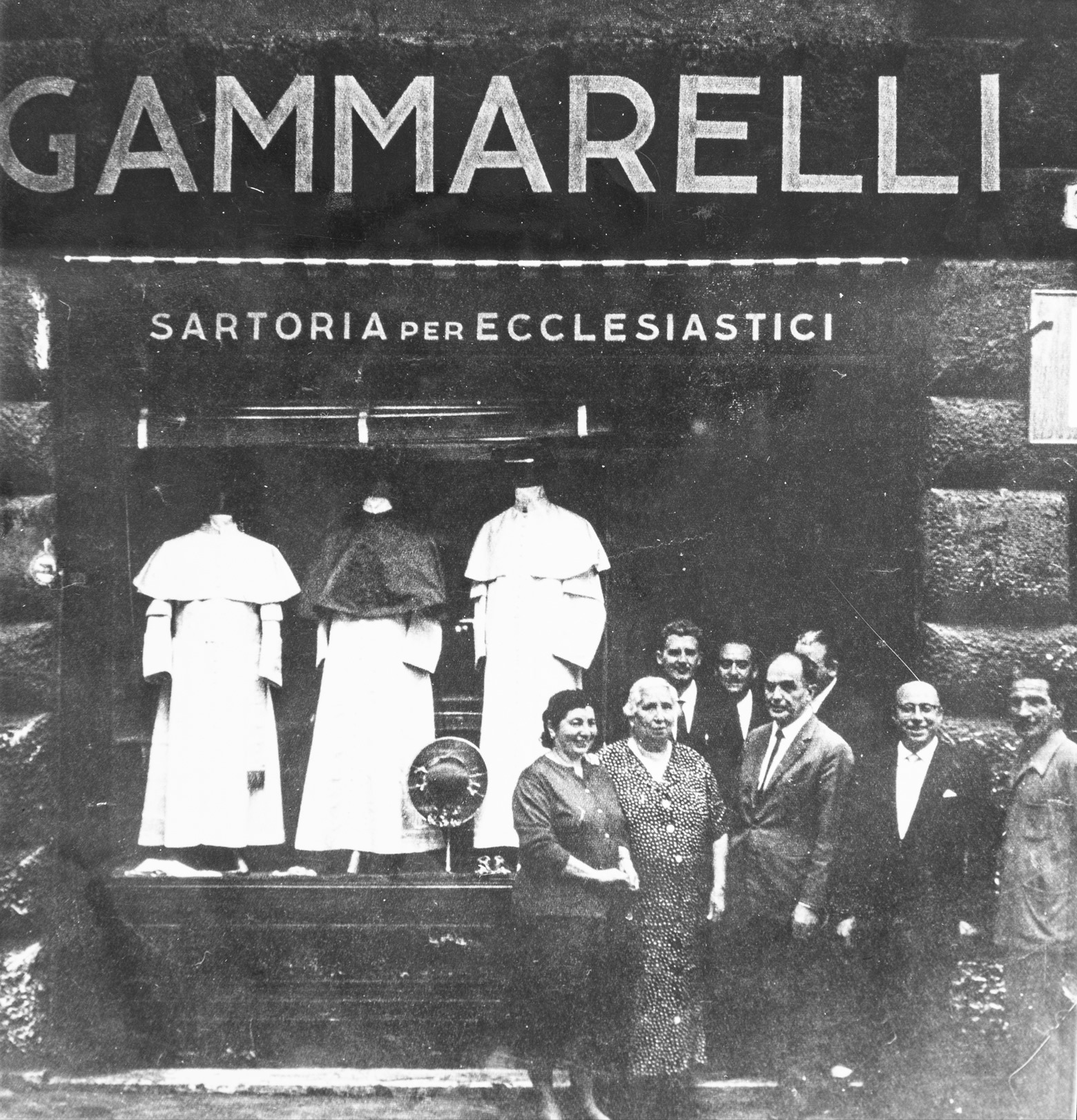 «Ηταν ο πιο ταπεινός μας πελάτης» – Ο ράφτης του Πάπα Φραγκίσκου στην «Κ»-3