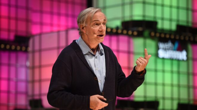 καμπανάκι-ντάλιο-για-τον-εμπορικό-π-563564767