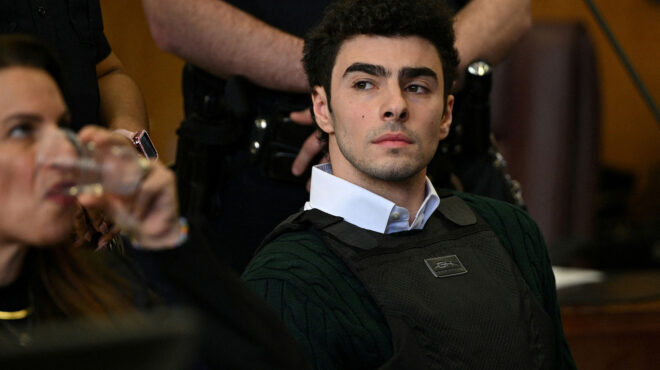 ο-λουίτζι-μαντζιόνε-στο-δικαστήριο-563580949