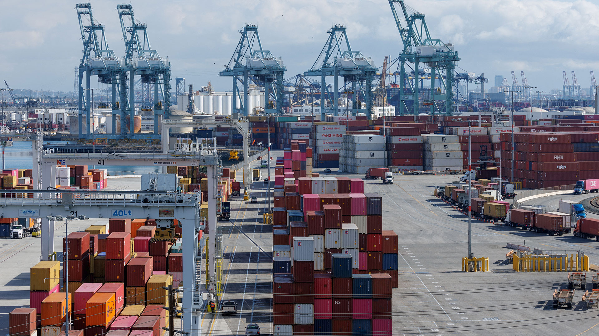 Ωρα μηδέν για τους δασμούς Τραμπ – Παγκόσμια αβεβαιότητα για την επόμενη ημέρα-2